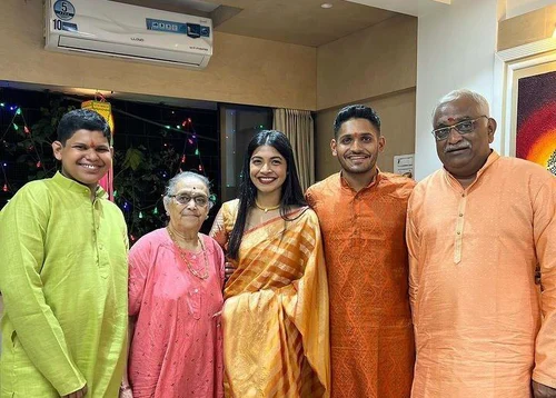 Tushar deshpande Family , parents, father 